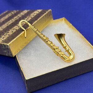 VTG Kenneth J. Lane Matte Gold-Tone Saxophone Brooch